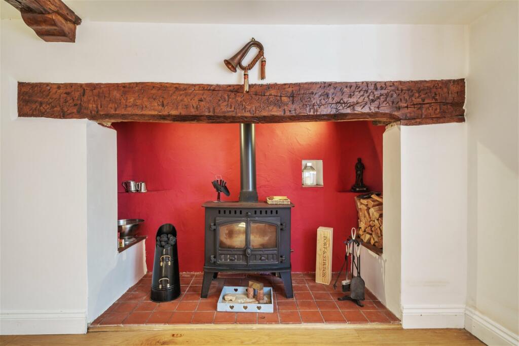 4 bedroom end of terrace house for sale in Vicarage Street, Warminster BA12