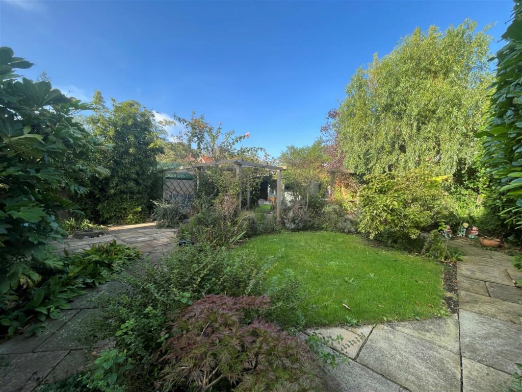 4 bedroom detached house for sale in Hales Horn Close, Bradley Stoke