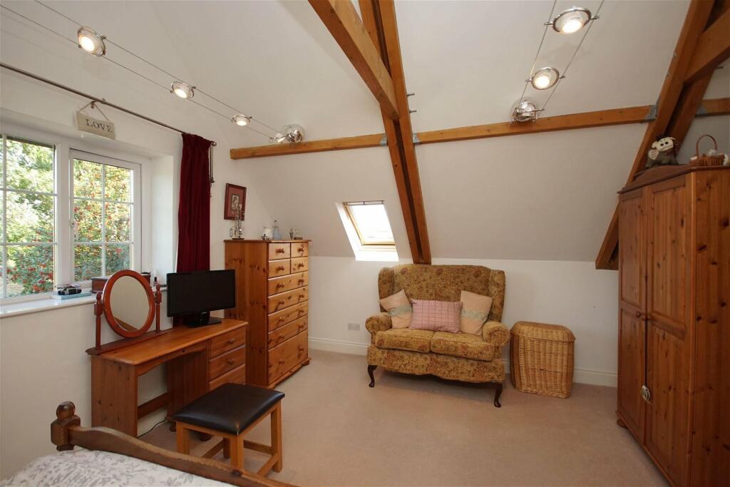 Additional property image - Stunning 4 Bedroom Cottage With Equally Stunning 2 Double Bedroom Detached Annexe, Winterbourne