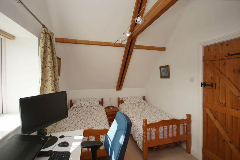 Additional property image - Stunning 4 Bedroom Cottage With Equally Stunning 2 Double Bedroom Detached Annexe, Winterbourne