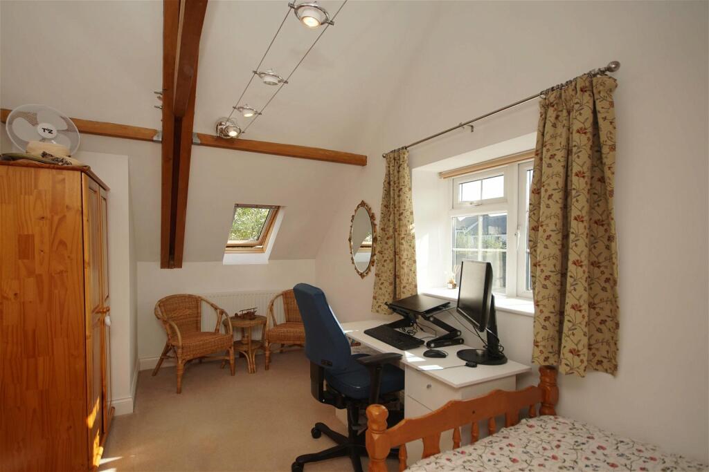Additional property image - Stunning 4 Bedroom Cottage With Equally Stunning 2 Double Bedroom Detached Annexe, Winterbourne