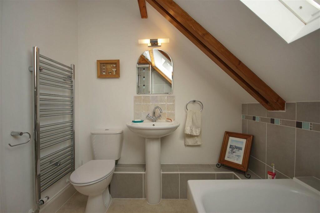 Additional property image - Stunning 4 Bedroom Cottage With Equally Stunning 2 Double Bedroom Detached Annexe, Winterbourne