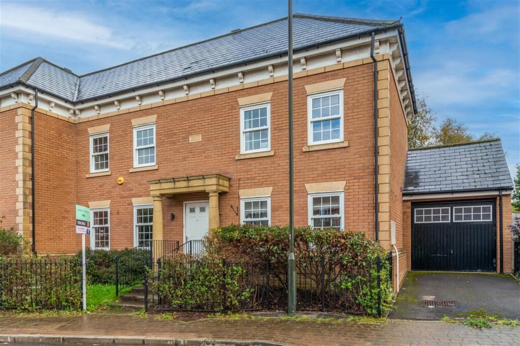 4 bedroom semi-detached house for sale in Gambet Road, Brockworth, Gloucester, GL3 4SF, GL3