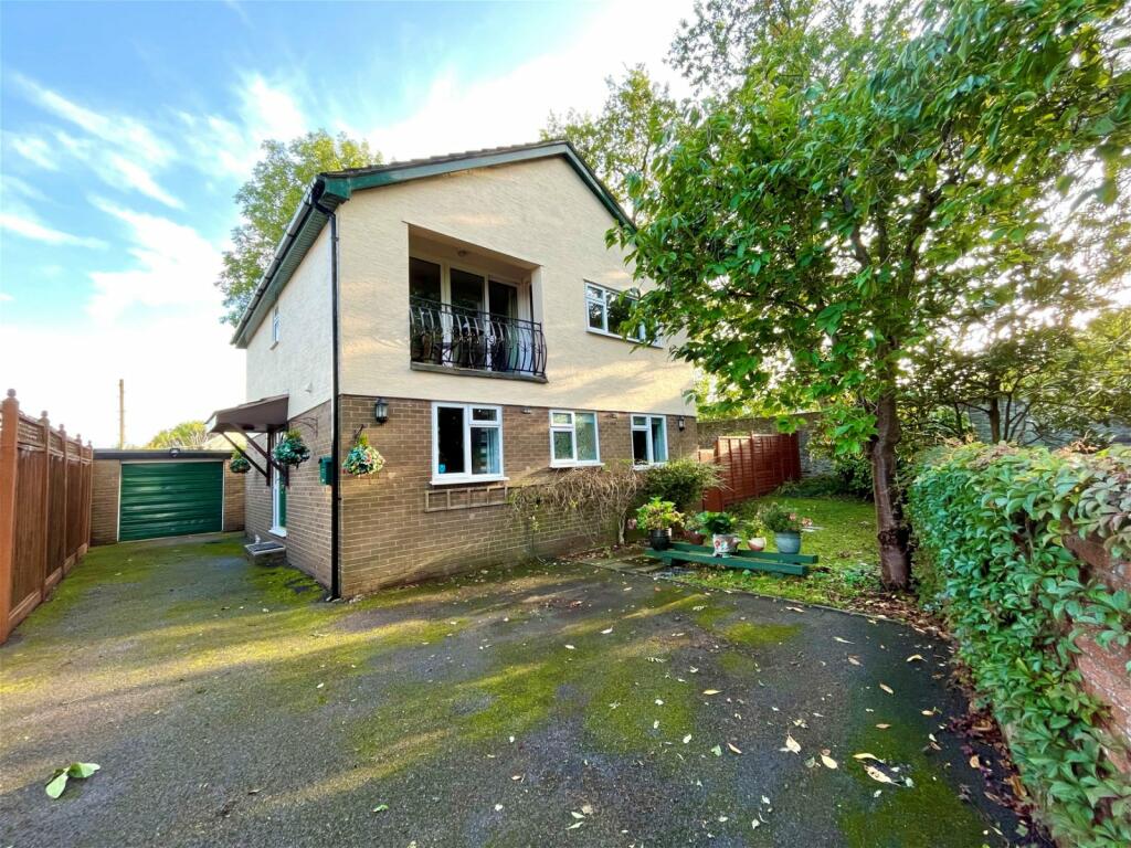 4 bedroom detached house for sale in High Street, Winterbourne, Bristol, BS36 1RB, BS36