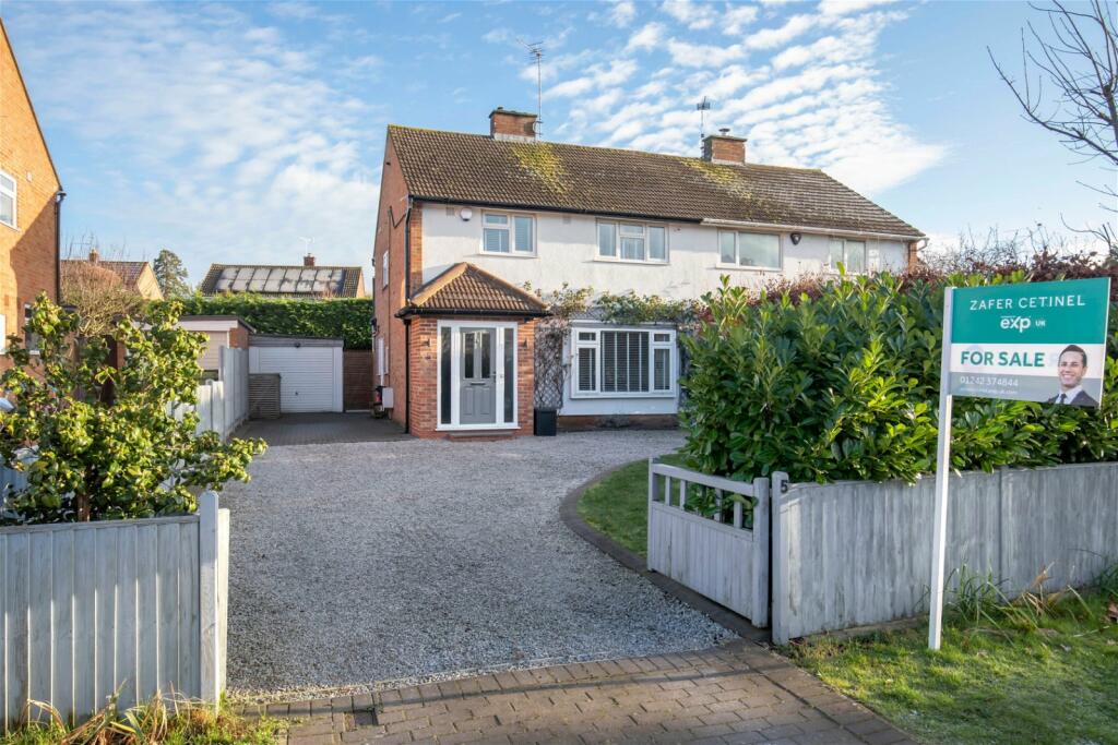 3 bedroom semidetached house for sale in Cleevelands Avenue