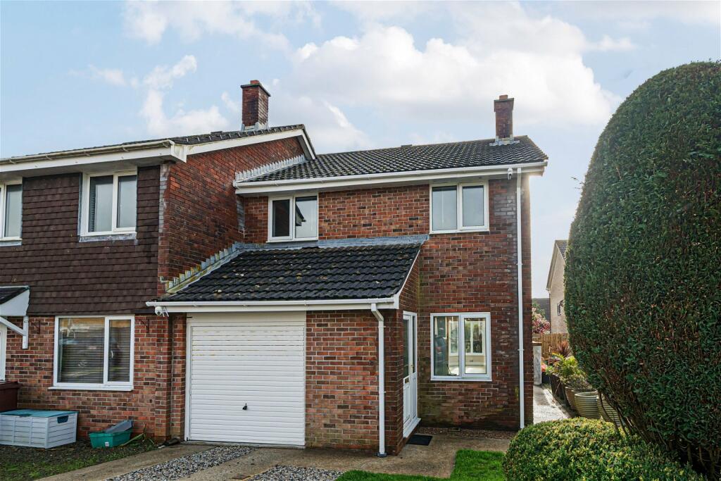 3 bedroom semidetached house for sale in Pendray Gardens, Dobwalls