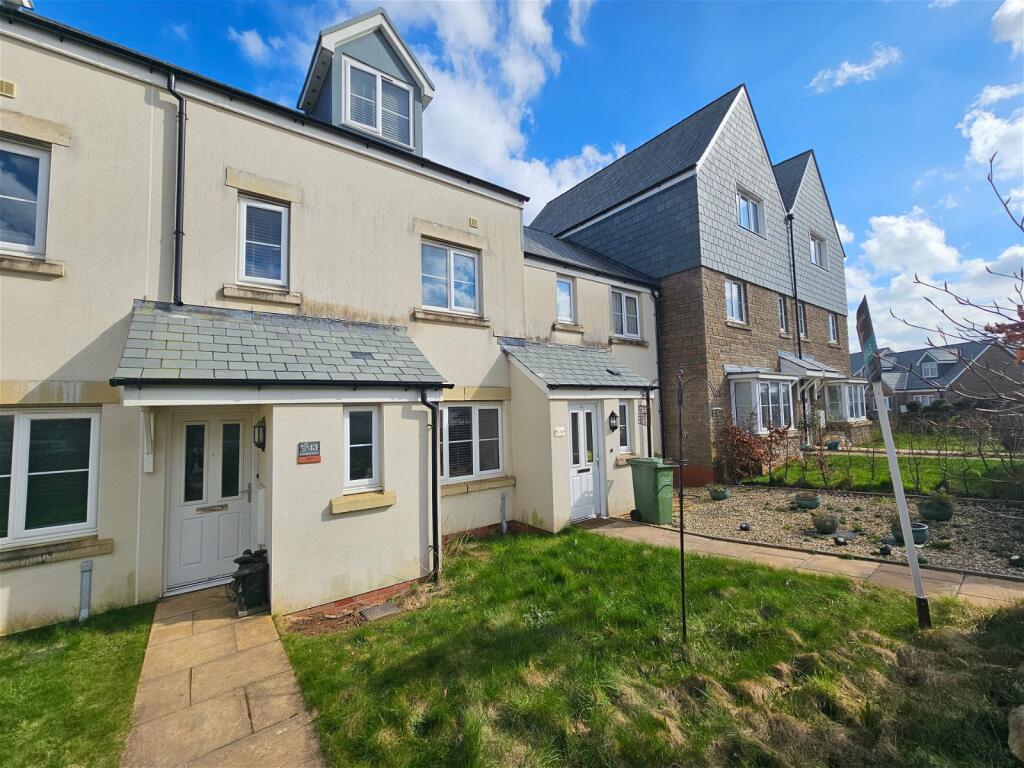 4 bedroom terraced house for sale in Gemini Drive, Liskeard, PL14