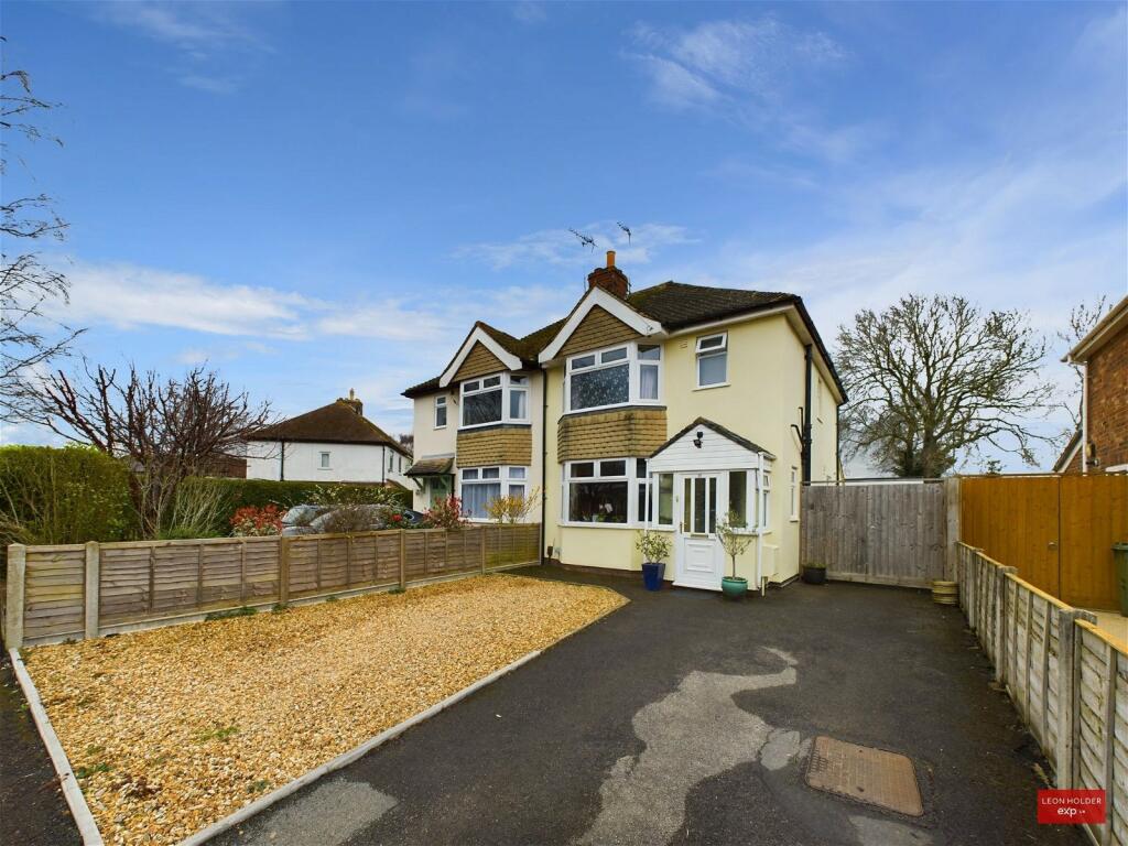 3 bedroom semidetached house for sale in Ermin Park, Brockworth