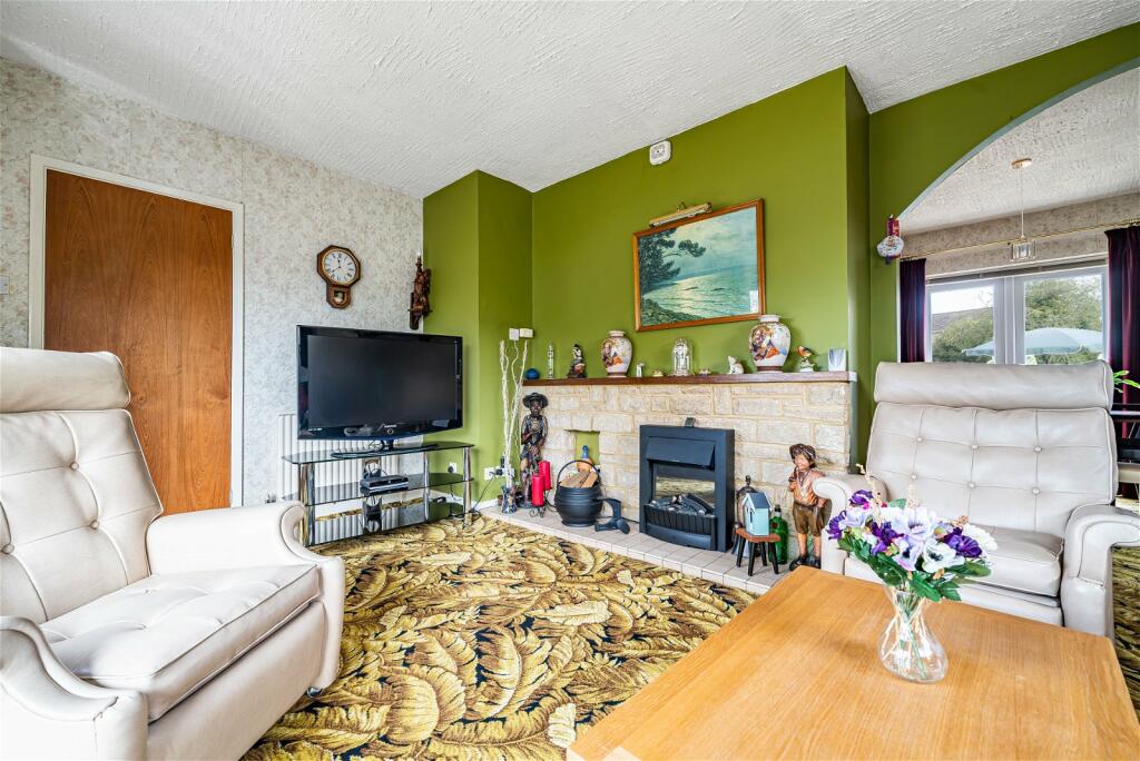 Additional property image - Treetops, Leystone Close, Frome BA11 2JY