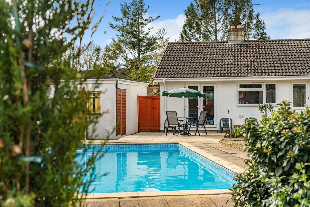 Additional property image - Treetops, Leystone Close, Frome BA11 2JY