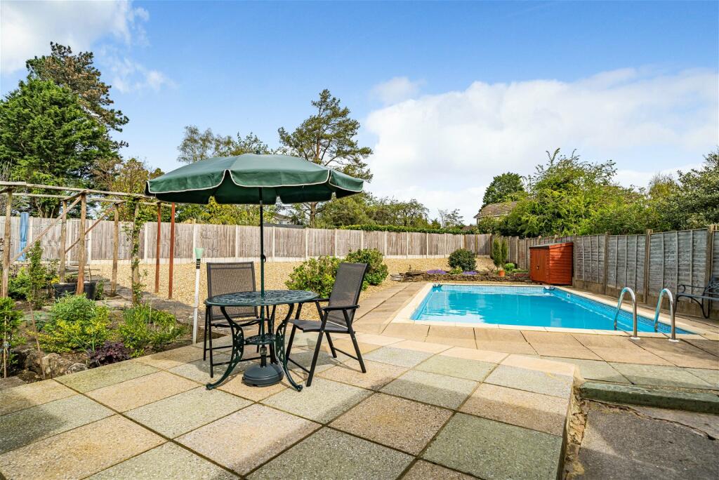 Additional property image - Treetops, Leystone Close, Frome BA11 2JY
