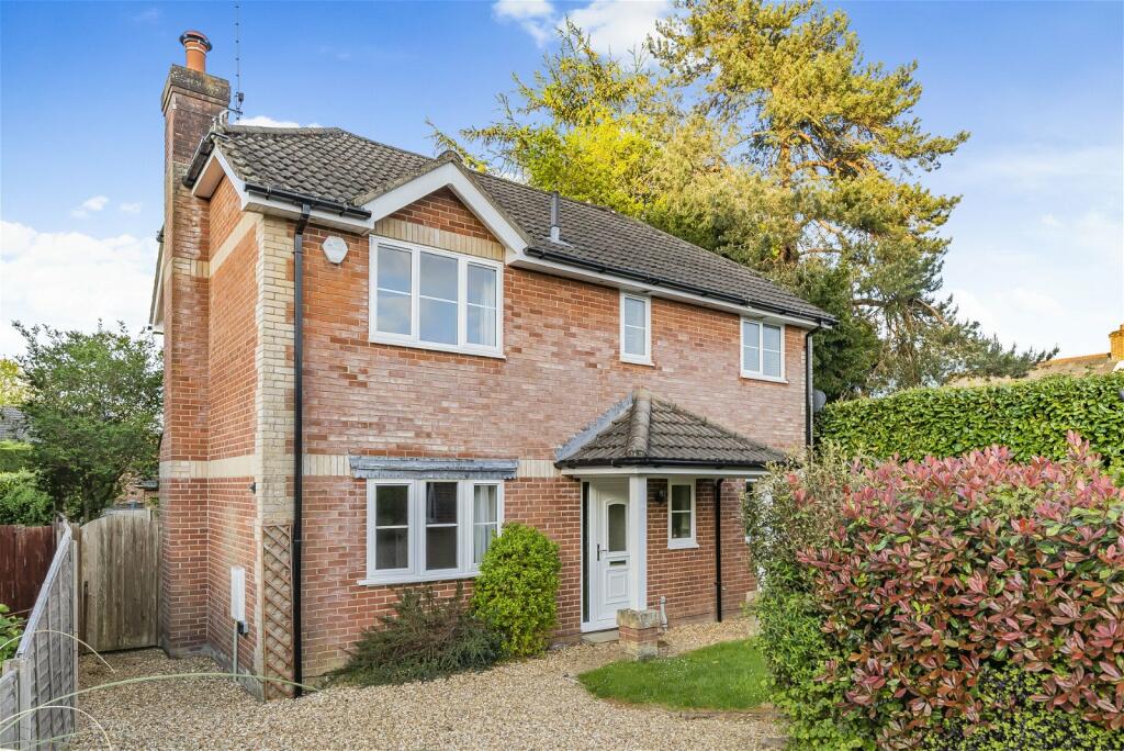 4 bedroom detached house for sale in Coppers Close, Alderholt, SP6