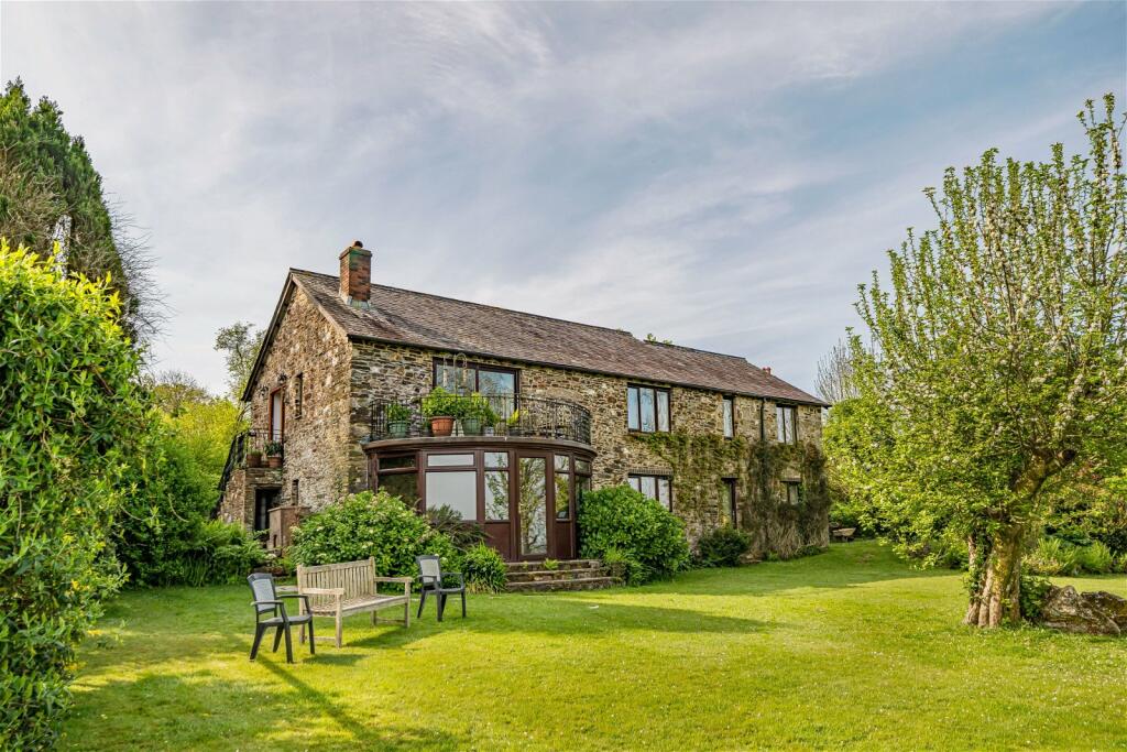 5 bedroom detached house for sale in Stoke Climsland, Callington, PL17