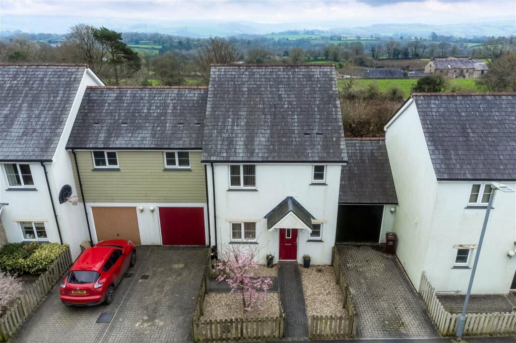 4 bedroom semidetached house for sale in Phoebe Close, St. Anns Chapel