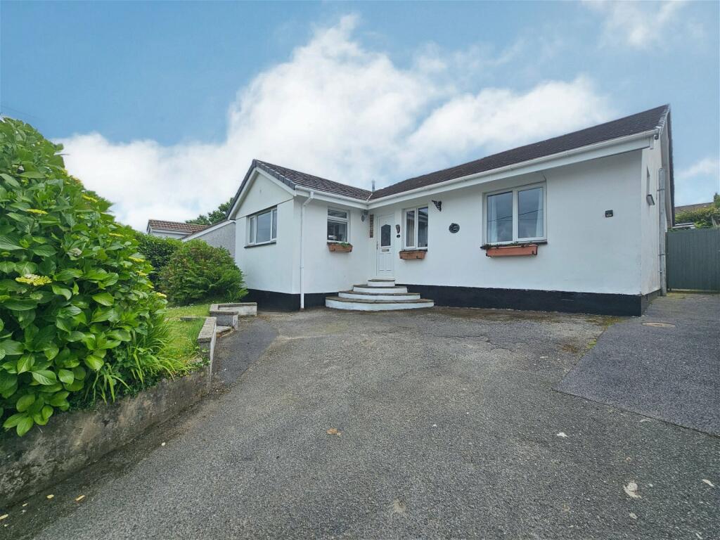 3 bedroom detached bungalow for sale in Tremar Close, Tremar, Liskeard