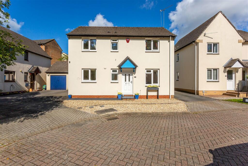 3 bedroom detached house for sale in Primrose Avenue, Westacott