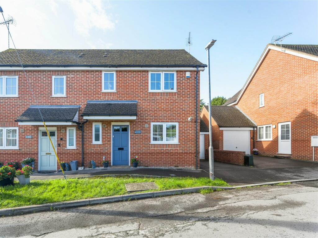 3 bedroom semidetached house for sale in Reach, Allington