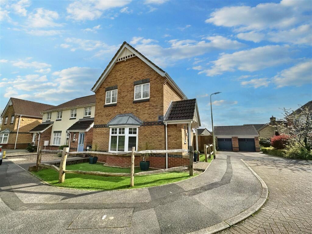 4 bedroom detached house for sale in Blackthorn Drive, Ivybridge, PL21
