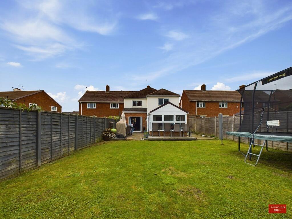 3 bedroom semidetached house for sale in Keats Avenue, Gloucester, GL2