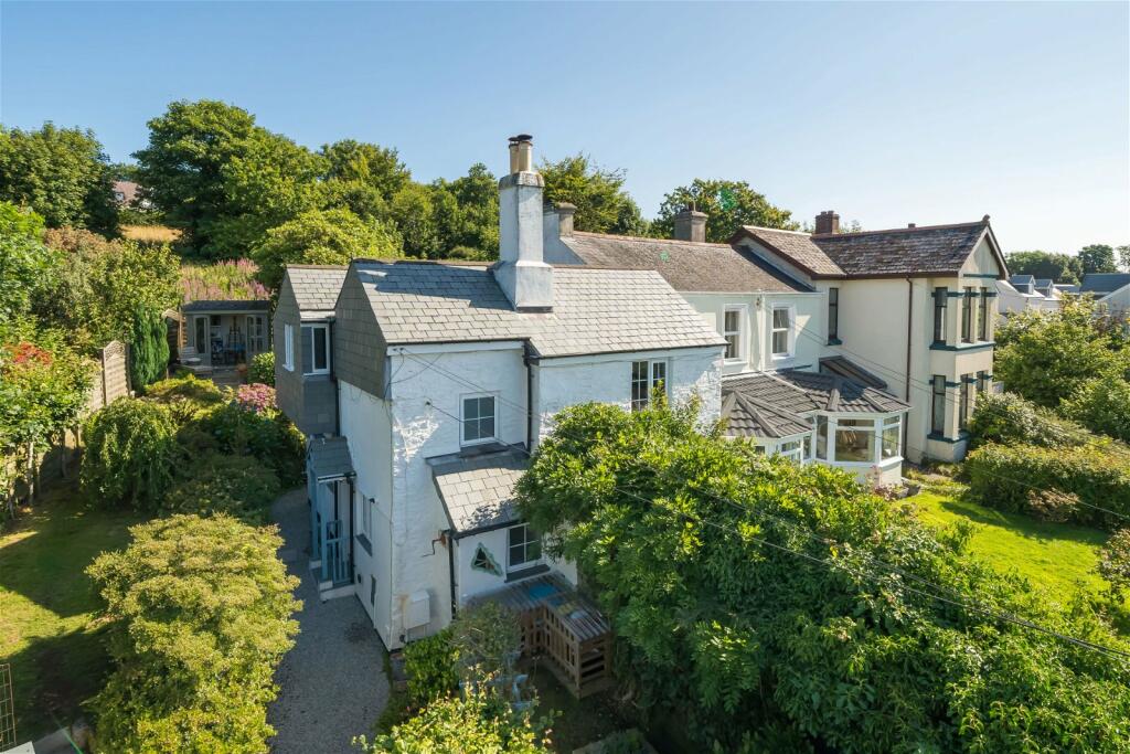 3 bedroom end of terrace house for sale in St. Anns Chapel, Gunnislake
