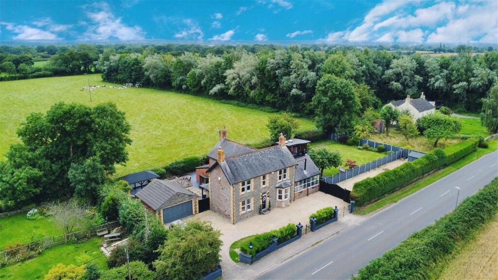 4 bedroom detached house for sale in Wotton Road, Iron Acton, Bristol, BS37 9XD, BS37