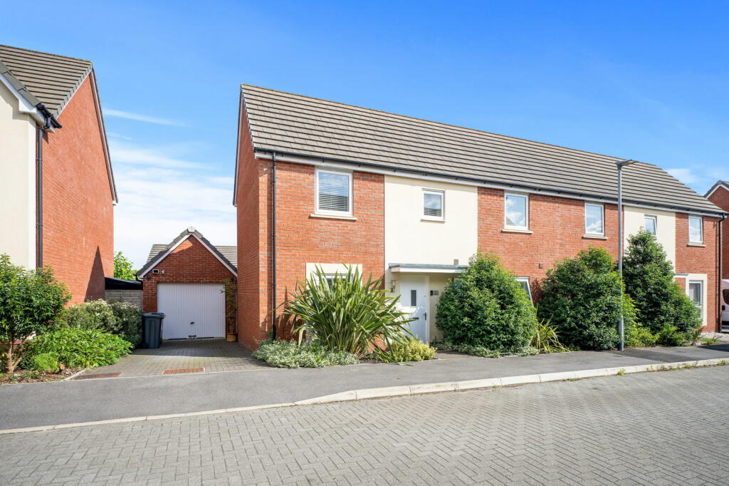 3 bedroom semidetached house for sale in Garland Mews, Longhedge