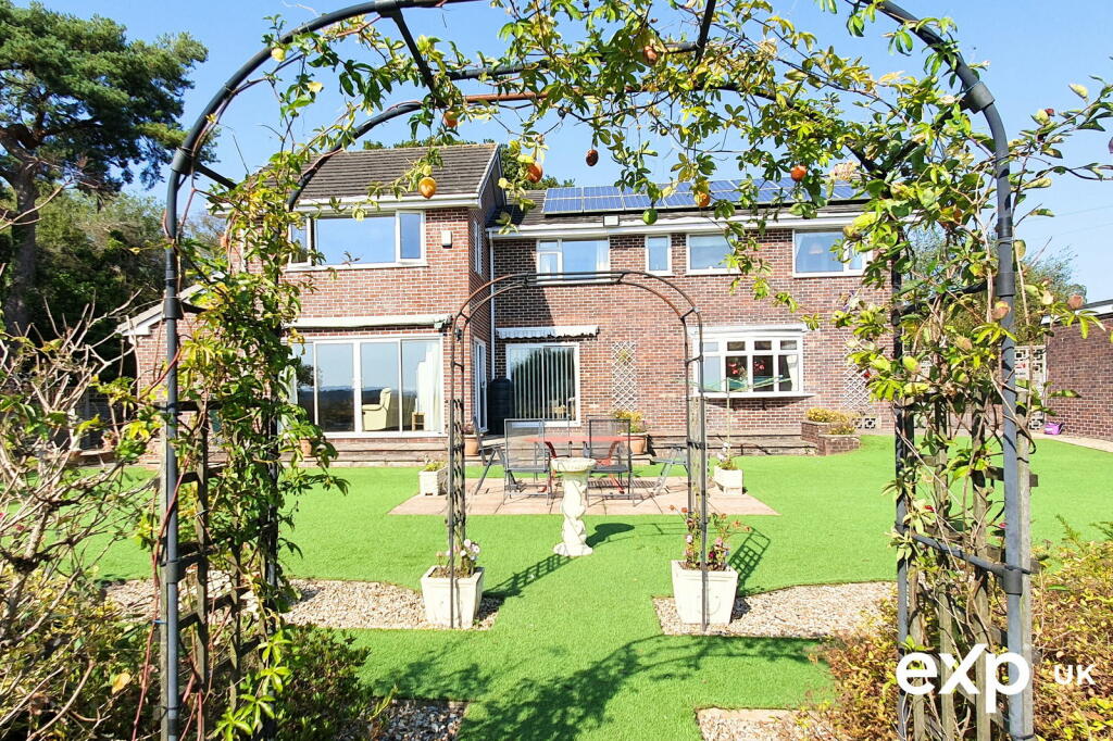 Additional property image - Impressive Five Bedroom Detached Family Home with Sea Views, Poole, Dorset