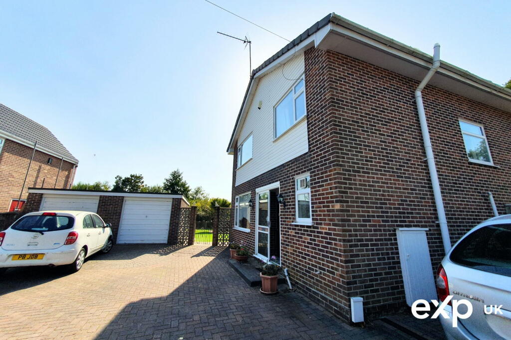 Additional property image - Impressive Five Bedroom Detached Family Home with Sea Views, Poole, Dorset