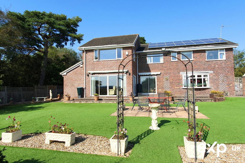 Additional property image - Impressive Five Bedroom Detached Family Home with Sea Views, Poole, Dorset