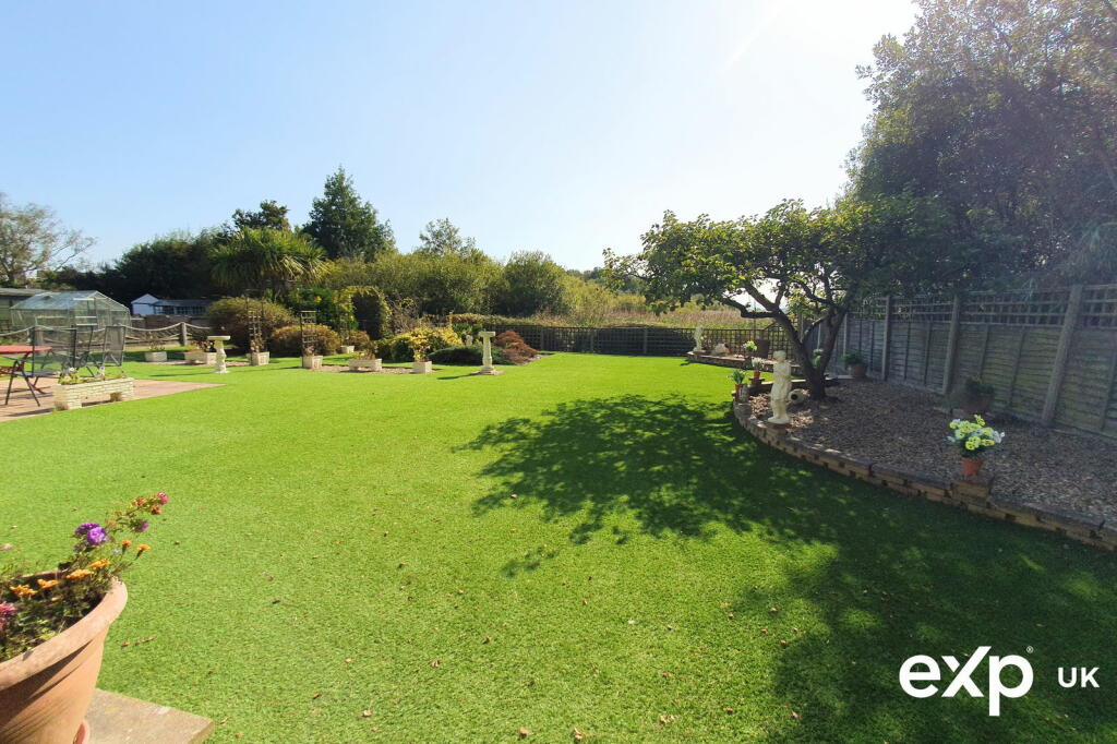 Additional property image - Impressive Five Bedroom Detached Family Home with Sea Views, Poole, Dorset