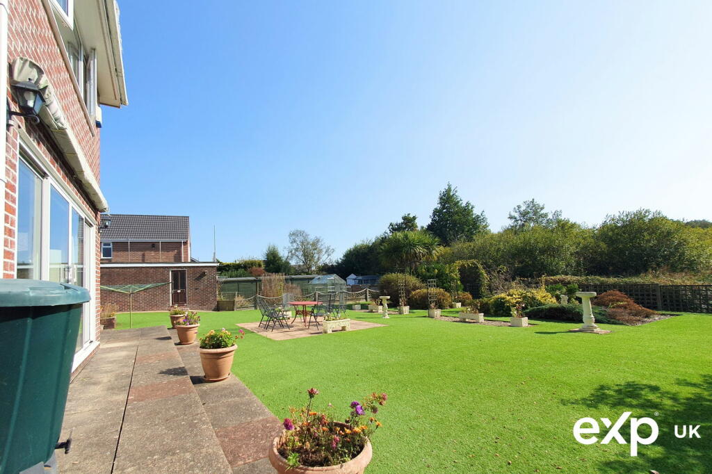 Additional property image - Impressive Five Bedroom Detached Family Home with Sea Views, Poole, Dorset