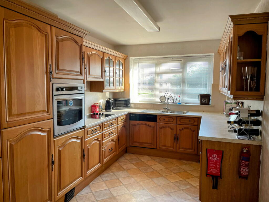 Primary image of Chine Crescent, Bournemouth, BH2 5LA