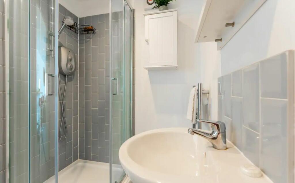 Additional property image - Bournemouth, Dorset, BH1 3FD