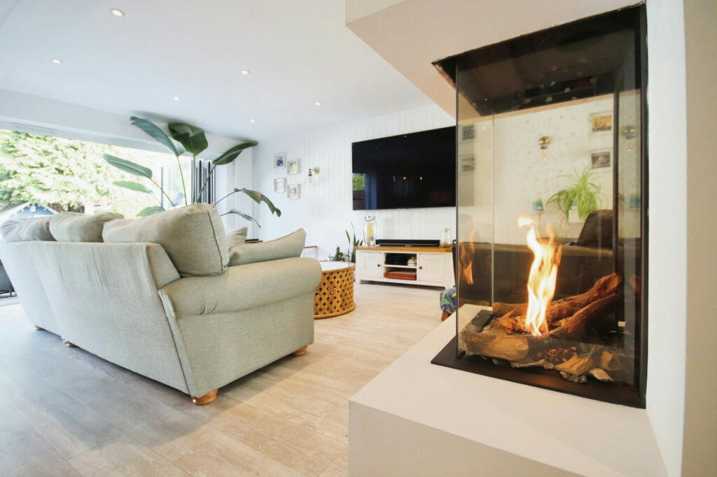 Additional property image - River Way,Christchurch,BH23 2QJ