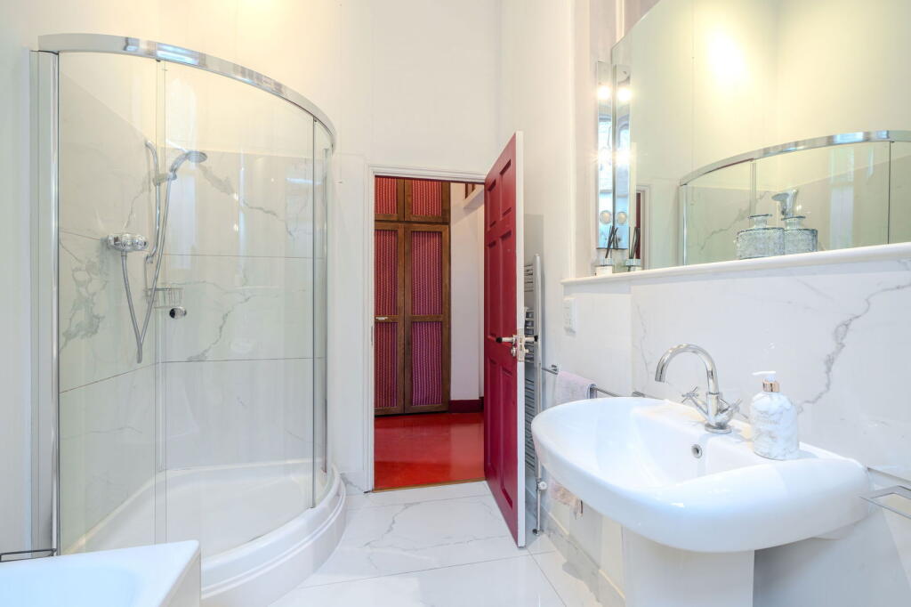 Additional property image - Wine Street, Frome, BA11 1EN
