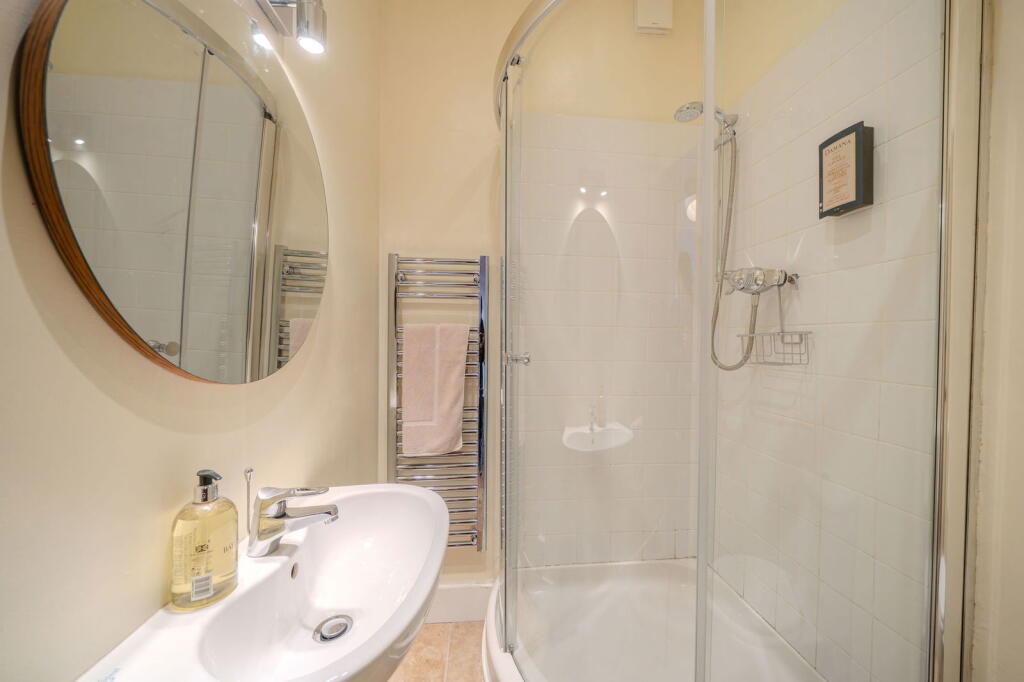 Additional property image - Wine Street, Frome, BA11 1EN