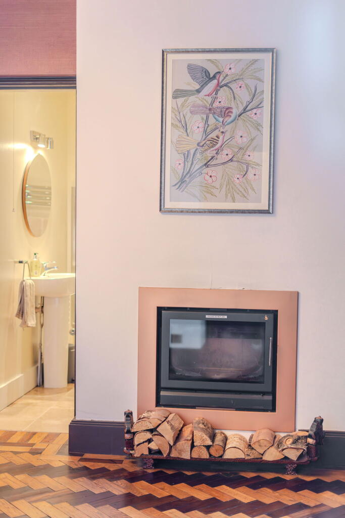 Additional property image - Wine Street, Frome, BA11 1EN