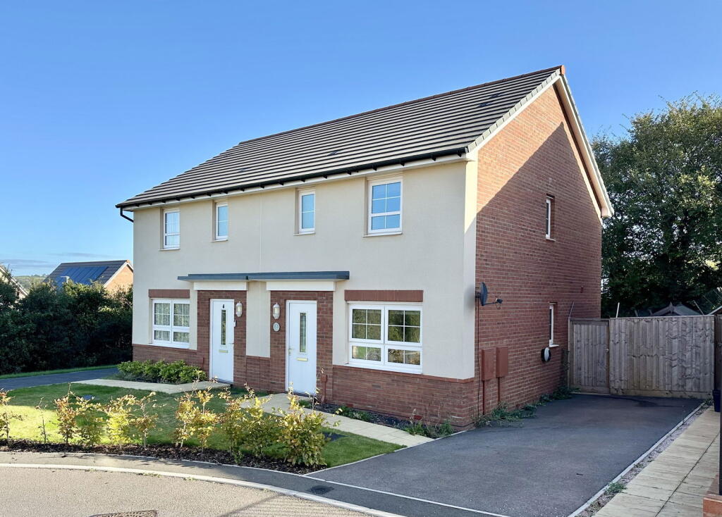 3 bedroom semi-detached house