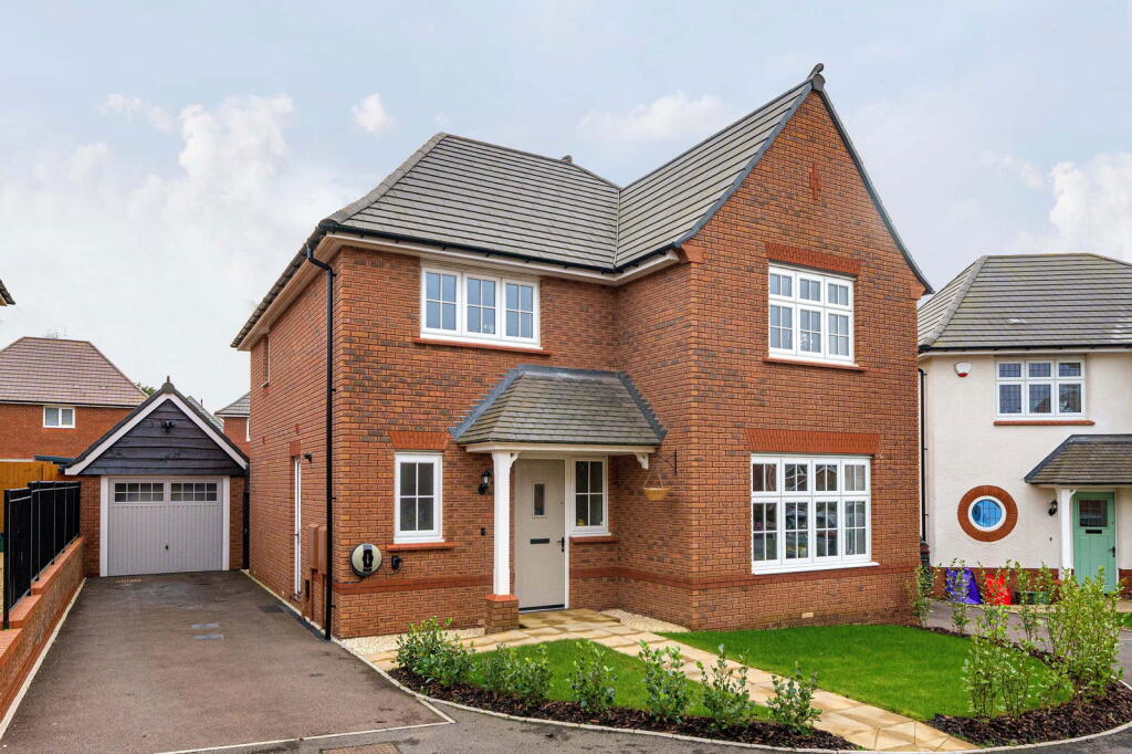 4 bedroom detached house