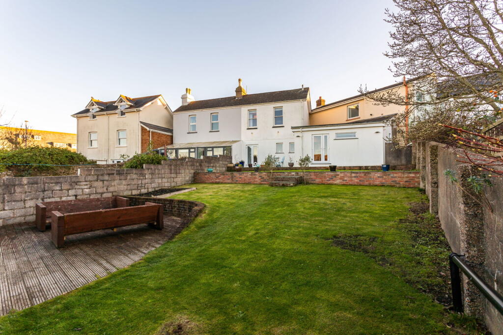 Main image of property: Cross Street, Northam