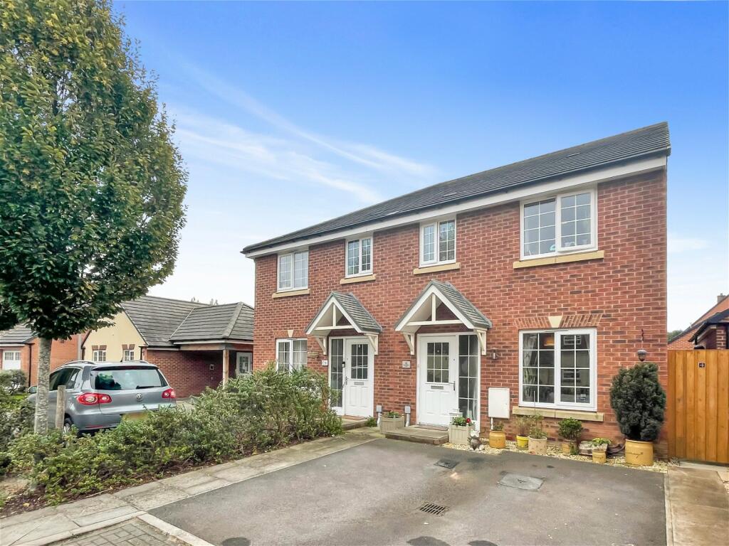3 bedroom semidetached house for sale in Matlaske Way Kingsway