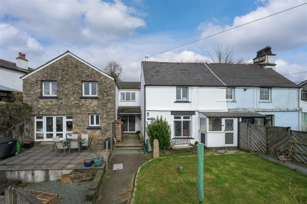 5 bedroom semidetached house for sale in Tor View, Tremar, Liskeard, PL14