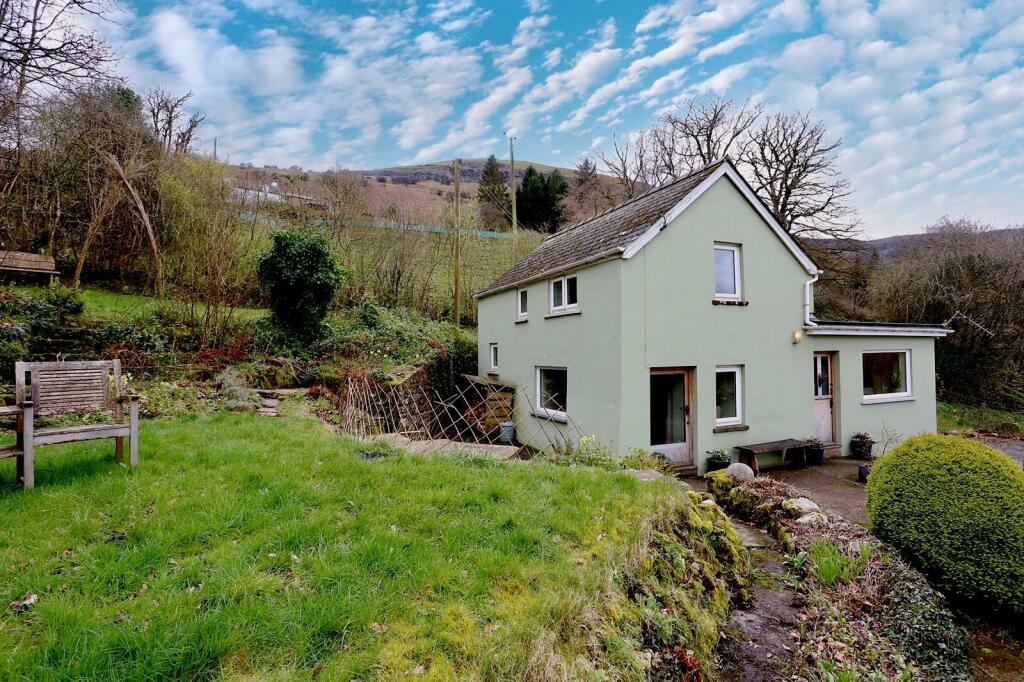 3 bedroom detached house for sale in Darren Cottage, Hillside