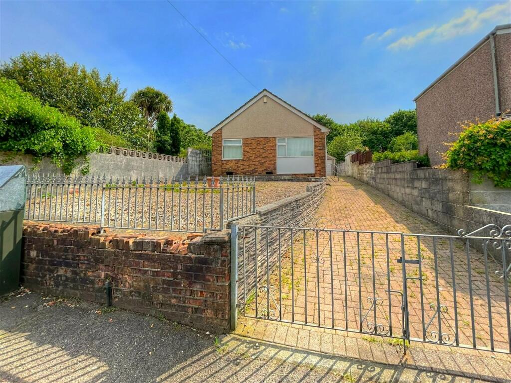2 bedroom detached bungalow for sale in Cwmbach Road, Fforestfach
