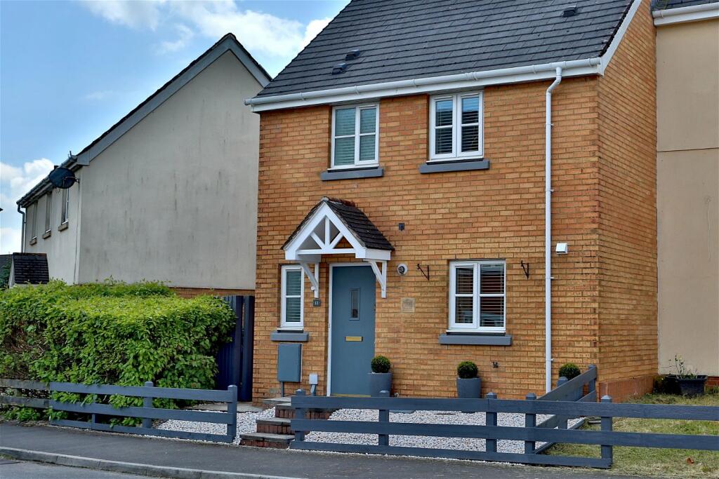 3 bedroom link detached house for sale in Lakeside Way, Nantyglo, Ebbw