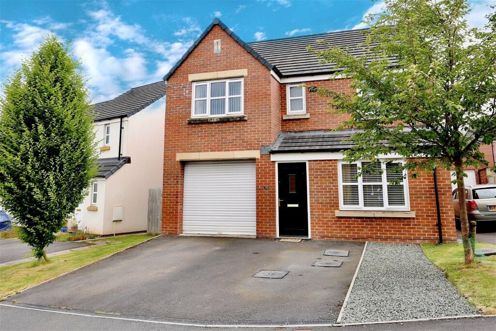 4 bedroom detached house for sale in Birch Close, HayonWye, Hereford