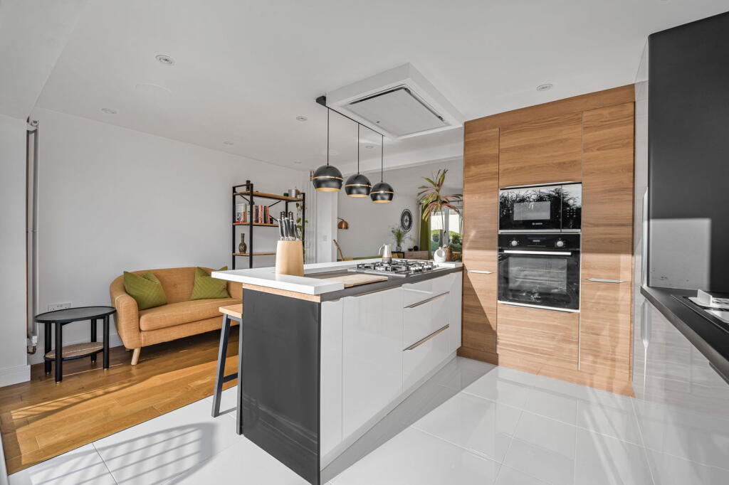 Additional property image - Denbigh Court, Caerphilly, CF83 2UN