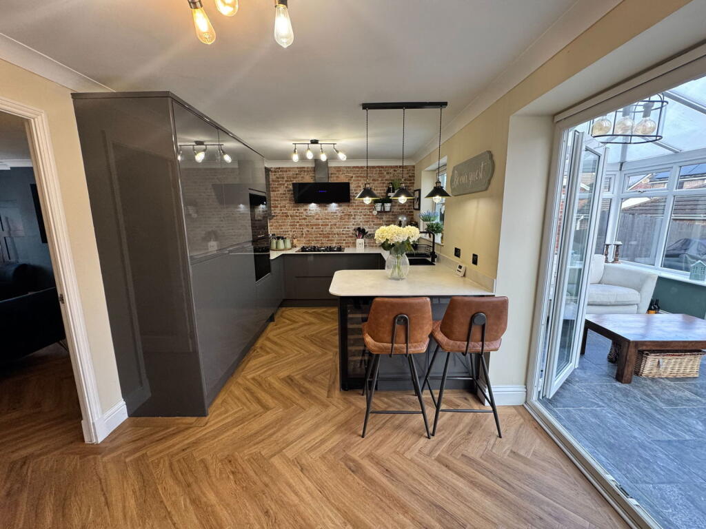 Additional property image - Rhodfa'r Coed, Maesteg, CF34 9GE