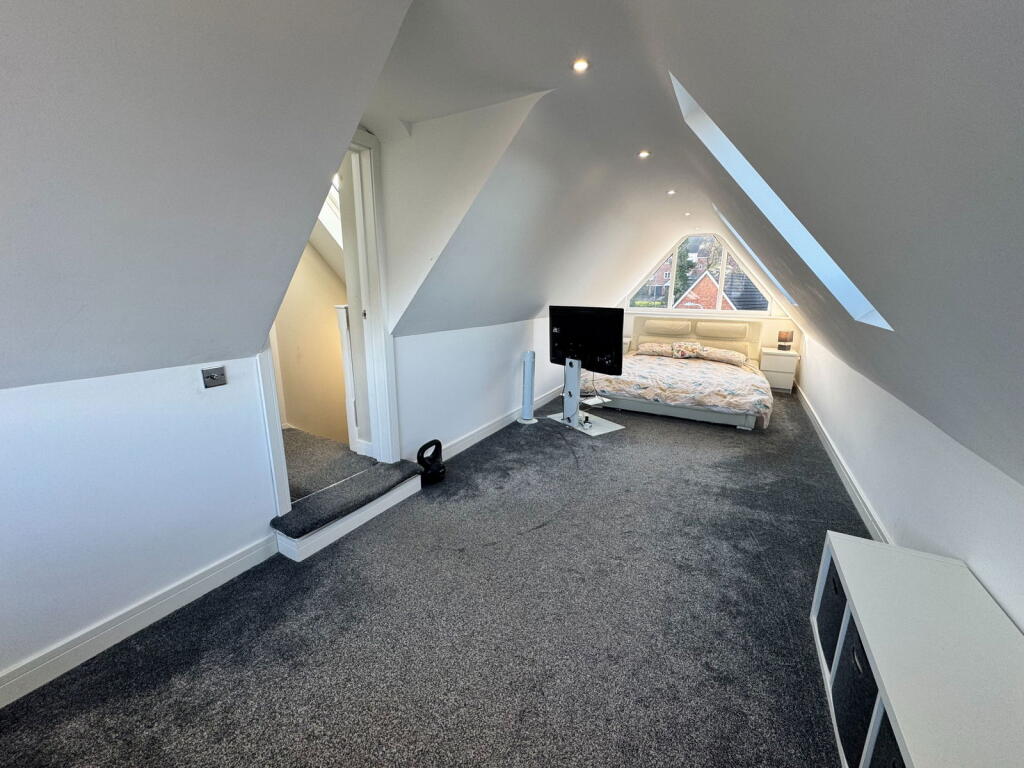 Additional property image - Rhodfa'r Coed, Maesteg, CF34 9GE