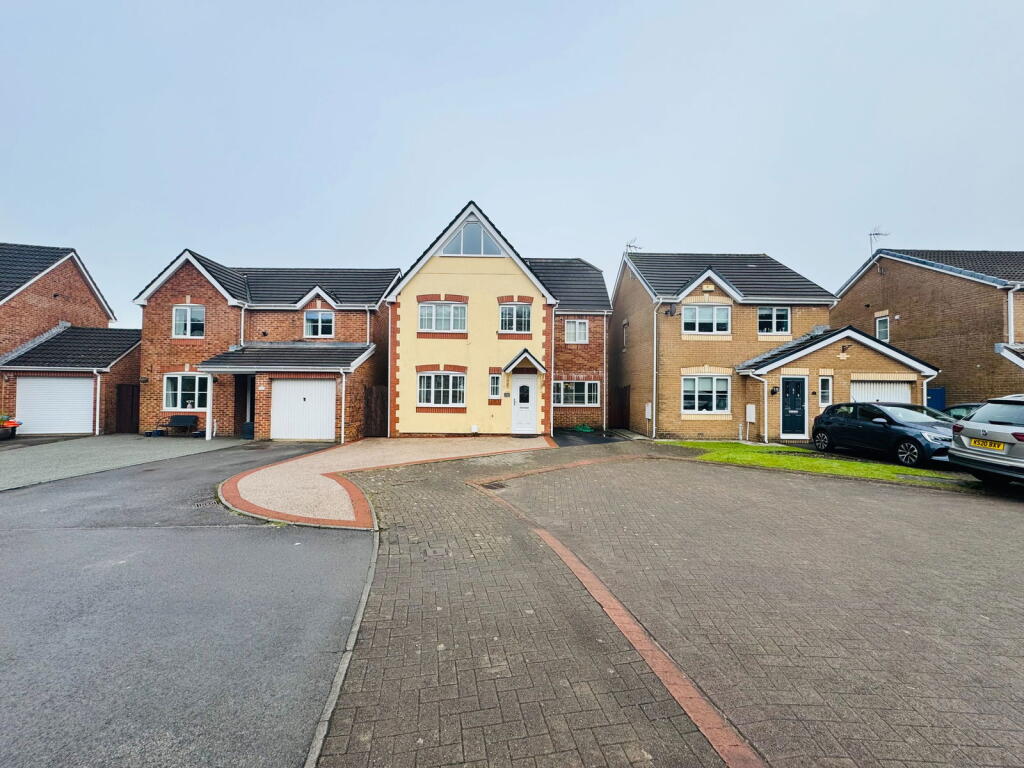 Additional property image - Rhodfa'r Coed, Maesteg, CF34 9GE